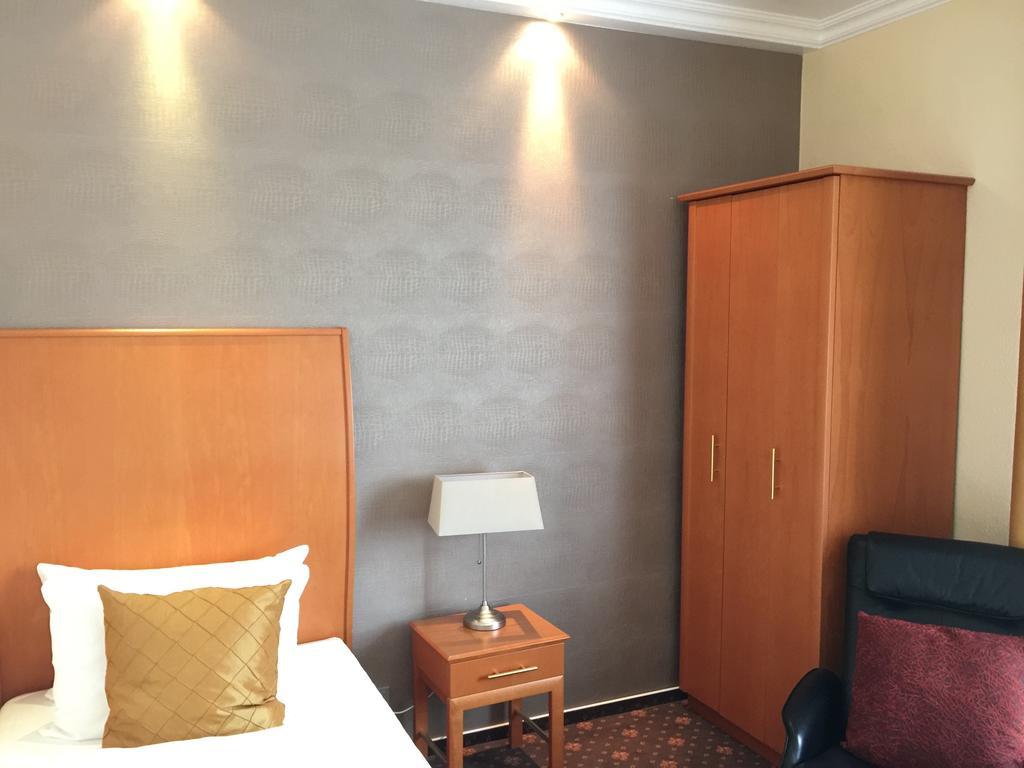Economy Single Room