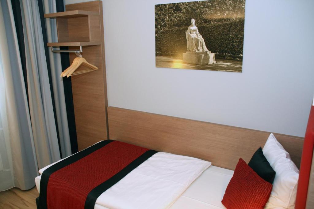 Small Economy Single Room